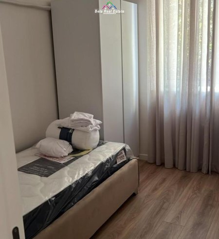 Tirane, jepet me qera apartament 2+1 Kati 1, 90 m² 1.500 € (qender)