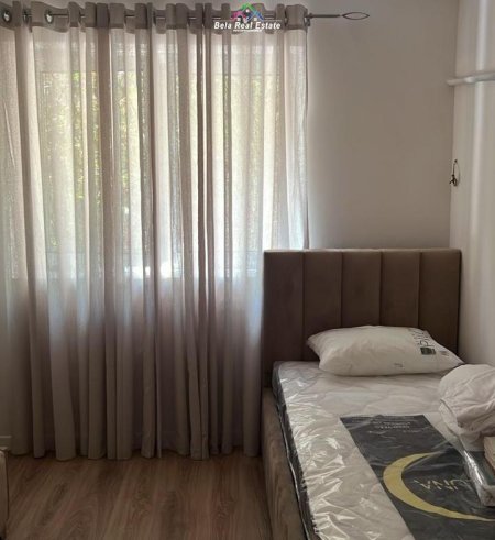 Tirane, jepet me qera apartament 2+1 Kati 1, 90 m² 1.500 € (qender)