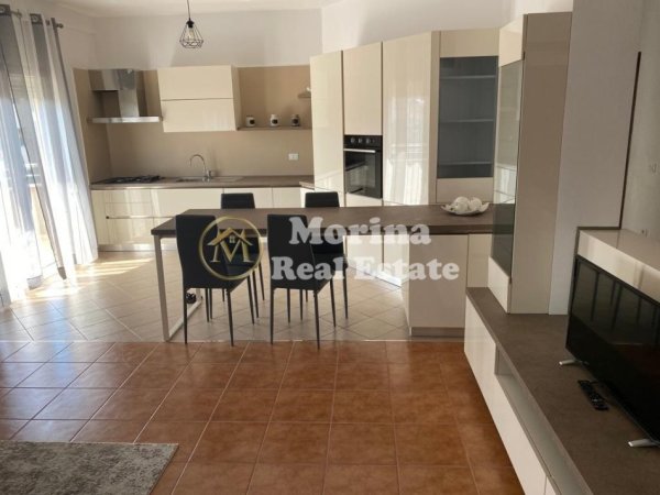 Tirane, jepet me qera shtepi 3+1 Kati 3, 140 m² 650 € (Qytet Studenti)