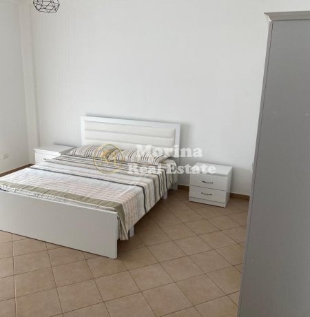 Tirane, jepet me qera shtepi 3+1 Kati 3, 140 m² 650 € (Qytet Studenti)
