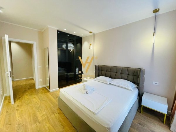 Tirane, jepet me qera apartament 1+1+Ballkon Kati 6, 65 m² 1.100 € (QENDER)