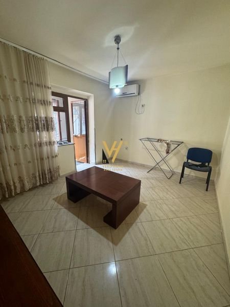 Tirane, shitet ambjent biznesi Kati 0, 68 m² 170.000 € (21 DHJETORI)