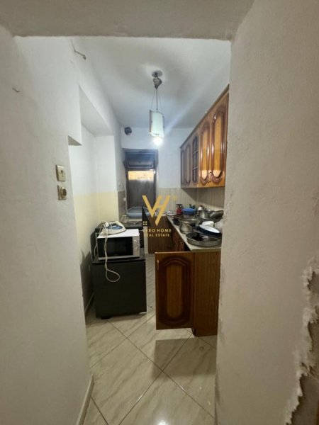 Tirane, shitet ambjent biznesi Kati 0, 68 m² 170.000 € (21 DHJETORI)