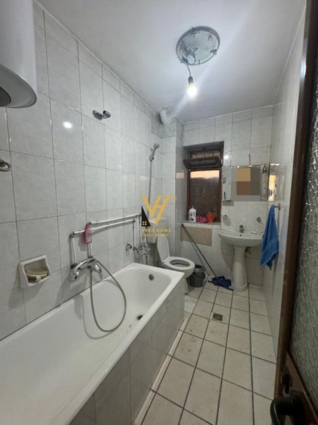 Tirane, shitet ambjent biznesi Kati 0, 68 m² 170.000 € (21 DHJETORI)