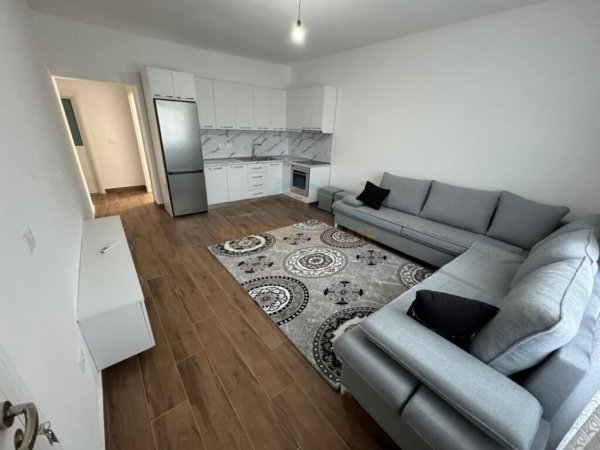 Tirane, jepet me qera apartament 1+1+Ballkon Kati 1, 65 m² 600 € (VILAT GJERMANE)