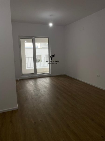 Tirane, jepet me qera apartament 1+1 Kati 7, 65 m² 300 € (ALI DEMI)