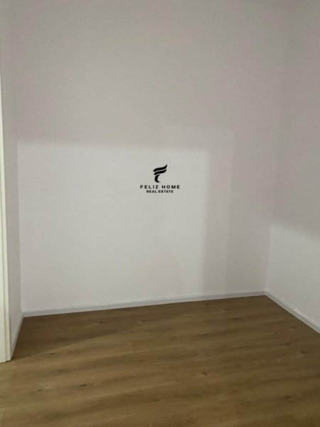 Tirane, jepet me qera apartament 1+1 Kati 7, 65 m² 300 € (ALI DEMI)