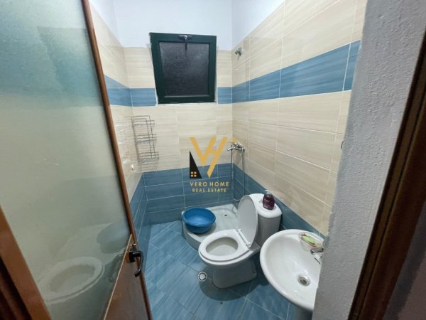 Tirane, jepet me qera apartament 3+1+Ballkon Kati 5, 95 m² 700 € (RRUGA PETI)