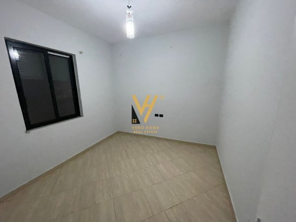 Tirane, jepet me qera apartament 3+1+Ballkon Kati 5, 95 m² 700 € (RRUGA PETI)