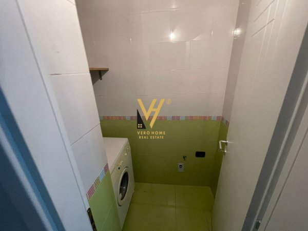 Tirane, jepet me qera apartament 3+1+Ballkon Kati 5, 95 m² 700 € (RRUGA PETI)