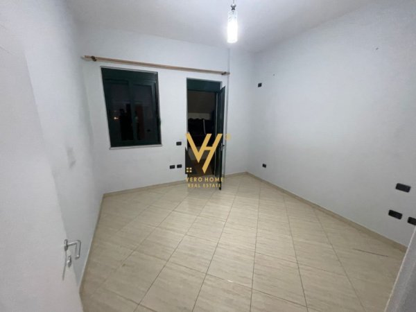 Tirane, jepet me qera apartament 3+1+Ballkon Kati 5, 95 m² 700 € (RRUGA PETI)
