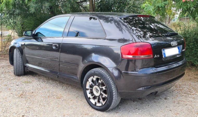 Fushe Kruje, shes makine Audi A3 Nafte, e zeze manuale Kondicioner 294.000 km 2.700 €