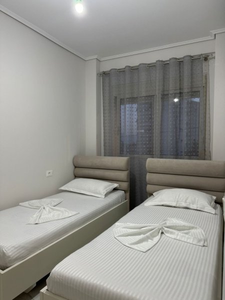 Sarande, jepet me qera apartament 2+1+Ballkon Kati 2, 500 € (Adem Sheme)