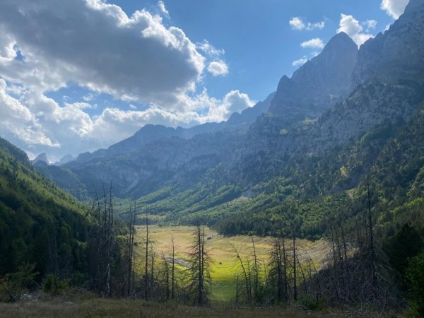 Séjour en Albanie . Groupe de randonnée.
