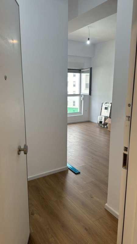 Tirane, jepet me qera apartament 1+1+Ballkon Kati 7, 60 m² 300 € (Ali Dem , rr. Pasho Hysa ( Rezidenca Kaimi))