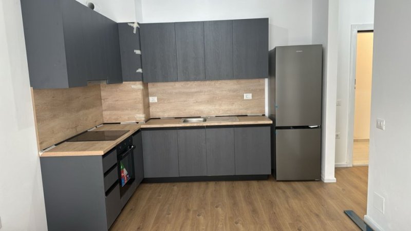 Tirane, jepet me qera apartament 1+1+Ballkon Kati 7, 60 m² 300 € (Ali Dem , rr. Pasho Hysa ( Rezidenca Kaimi))