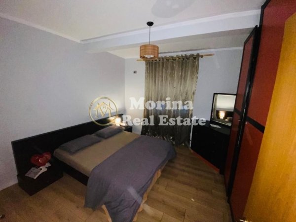 Tirane, jepet me qera apartament 2+1 Kati 3, 100 m² 650 € (Komuna Parisit)