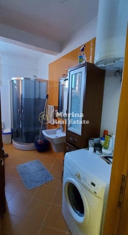 Tirane, jepet me qera apartament 2+1 Kati 3, 100 m² 650 € (Komuna Parisit)