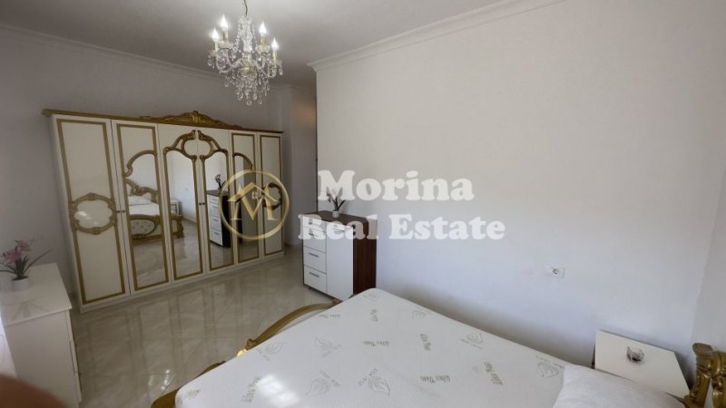 Tirane, jepet me qera apartament 3+1 Kati 4, 220 m² 600 € (QTU)