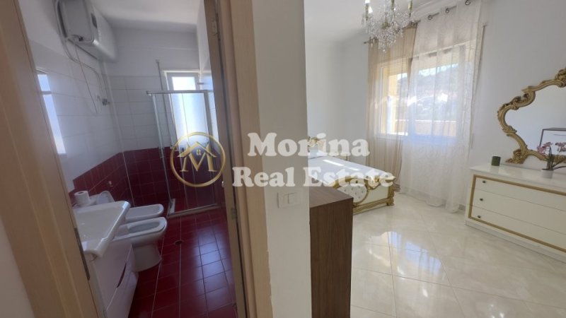 Tirane, jepet me qera apartament 3+1 Kati 4, 220 m² 600 € (QTU)