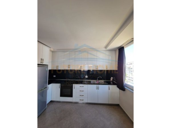 Jepet me Qera Apartamenti 2+1 ne zonen e Unazes se Re Tirane ,PRM44066