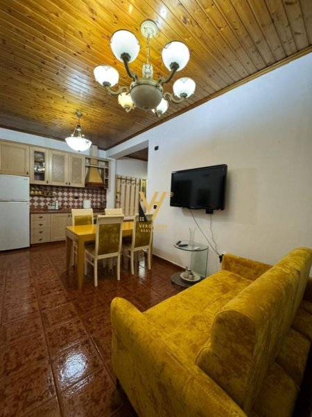 Tirane, jepet me qera apartament 2+1+Ballkon Kati 6, 85 m² 700 € (QENDER)