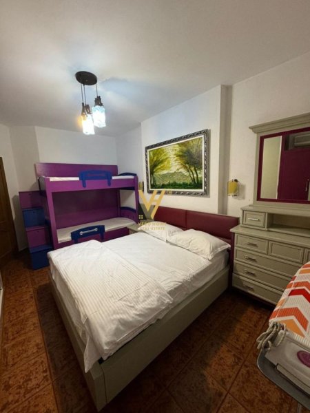 Tirane, jepet me qera apartament 2+1+Ballkon Kati 6, 85 m² 700 € (QENDER)