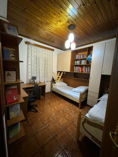 Tirane, jepet me qera apartament 2+1+Ballkon Kati 6, 85 m² 700 € (QENDER)