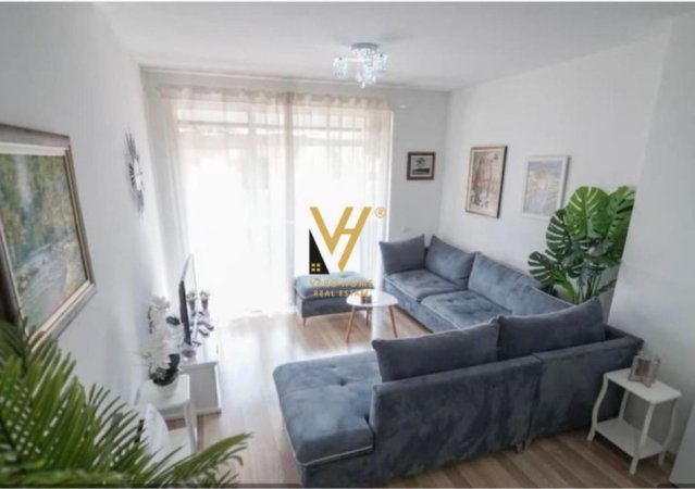 Tirane, jepet me qera apartament 1+1+Ballkon Kati 2, 66 m² 700 € (QENDER)