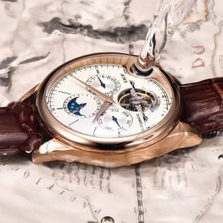 Durres, shes SmartWatch