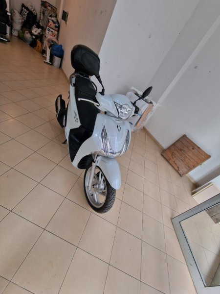 🇨🇭 HONDA SH 125 AD,ABS , e bardhë 7.312 km