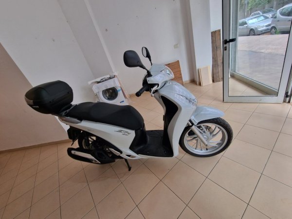 🇨🇭 HONDA SH 125 AD,ABS , e bardhë 7.312 km