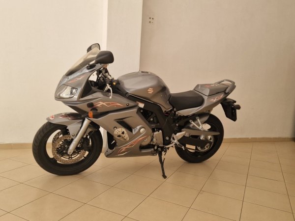 🇨🇭 SUZUKI SV 650 S 🇨🇭
