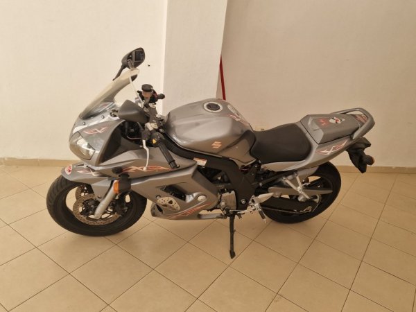 🇨🇭 SUZUKI SV 650 S 🇨🇭