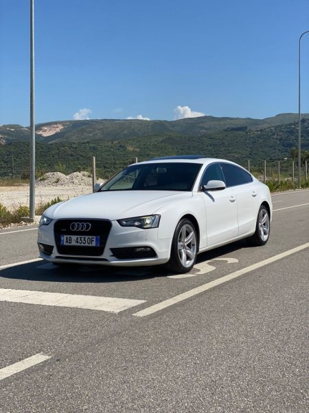 Vlore, shes makine Audi A5 2.0 TDI Quattro Nafte, e bardhë automatik Klima 213.000 km 13.200 €