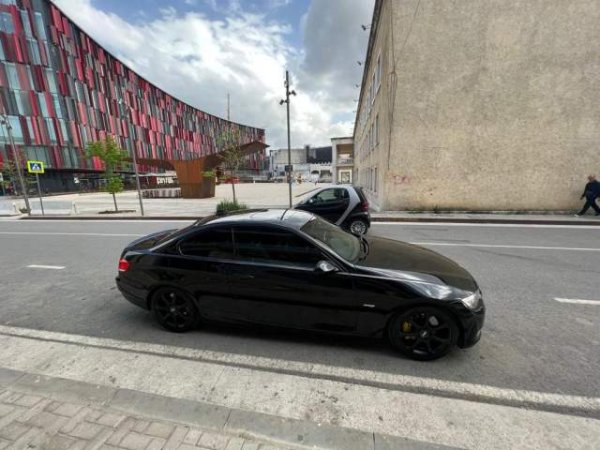 Tirane, shitet makine BMW 335i Viti 2009, 12.500 Euro