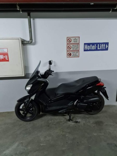 Tirane, shes Scooter Viti 2011, 2.500 Euro