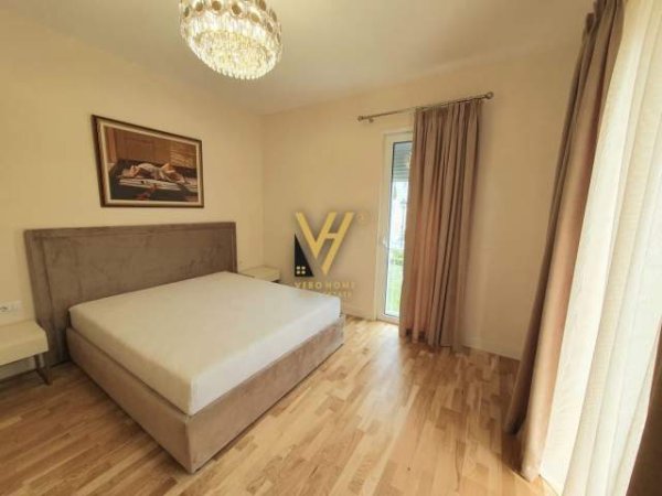 Tirane, jepet me qera apartament 1+1+A+BLK Kati 1, 100 m² 1.100 Euro (TEG)