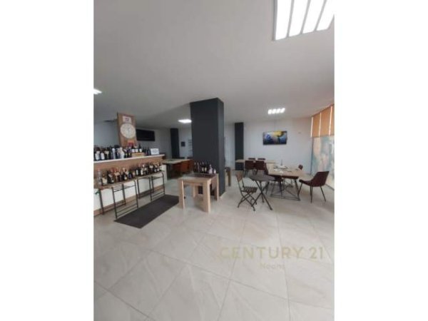 Tirane, shitet ambjent biznesi Kati 0, 227 m² 215.000 Euro (Kodra e Diellit)
