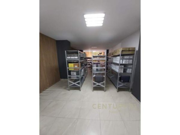 Tirane, shitet ambjent biznesi Kati 0, 227 m² 215.000 Euro (Kodra e Diellit)