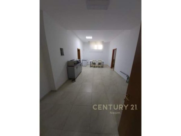 Tirane, shitet ambjent biznesi Kati 0, 227 m² 215.000 Euro (Kodra e Diellit)