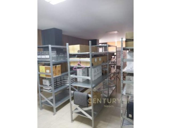 Tirane, shitet ambjent biznesi Kati 0, 227 m² 215.000 Euro (Kodra e Diellit)