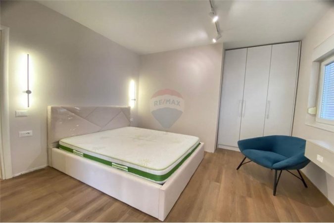 Tirane, jepet me qera apartament 2+1 Kati 10, 87 m² 850 € (Rruga e Kavajes)