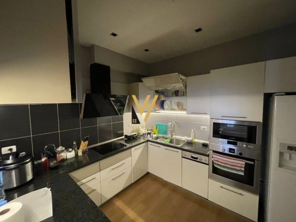 Tirane, jepet me qera apartament 2+1+Ballkon Kati 10, 130 m² 2.500 € (RRUGA E ELBASANIT)