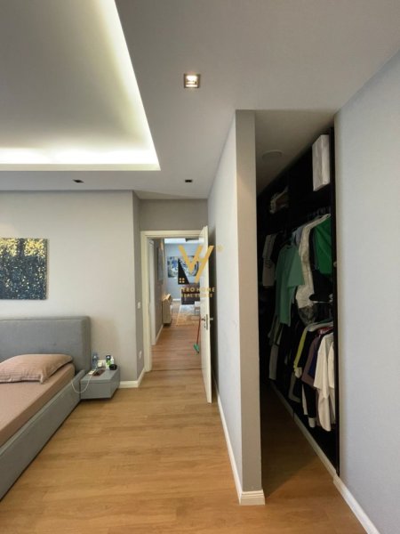 Tirane, jepet me qera apartament 2+1+Ballkon Kati 10, 130 m² 2.500 € (RRUGA E ELBASANIT)