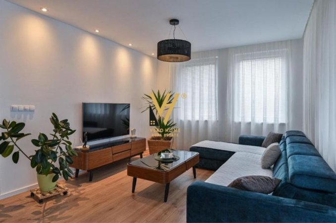 Tirane, jepet me qera apartament 1+1+Ballkon Kati 4, 80 m² 700 € (RRUGA MYSLYM SHYRI)
