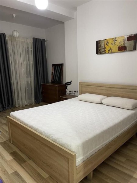 Tirane, jepet me qera apartament 1+1 Kati 5, 65 m² 650 € (KOMUNA E PARISIT)