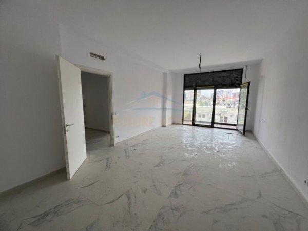 Tirane, jepet me qera apartament 2+1 Kati 1, 97 m² 500 € (Kompleksi Dogana 2020)