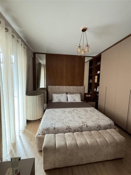 Tirane, shitet apartament 2+1+Ballkon Kati 3, 110 m² 200.000 € (SELITE)