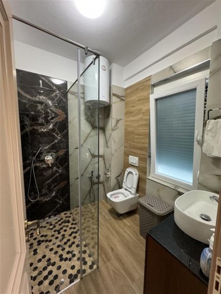 Tirane, shitet apartament 2+1+Ballkon Kati 3, 110 m² 200.000 € (SELITE)